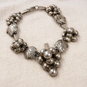 Vintage Taxco 925 Mexican Sterling Silver Artisan Botannical Grape Bracelet 35g